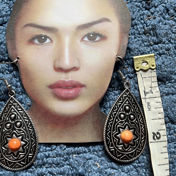 💜 3/$25 Silver color earrings with orange bead - Picture 2 of 4